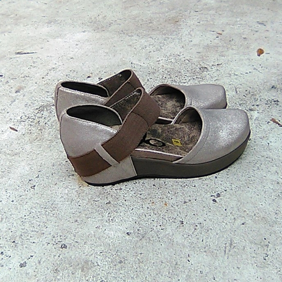 Size 8 otbt shoes - Picture 3 of 5
